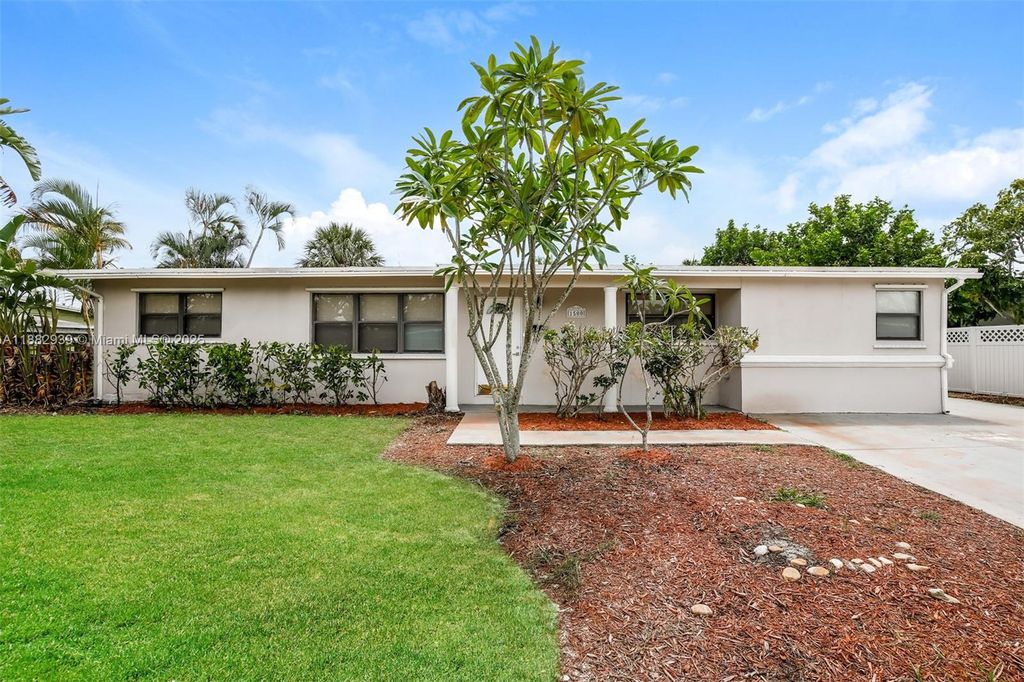 Photo of 1500 NW 43 St, Oakland Park, FL 33309 (MLS # A11882939)