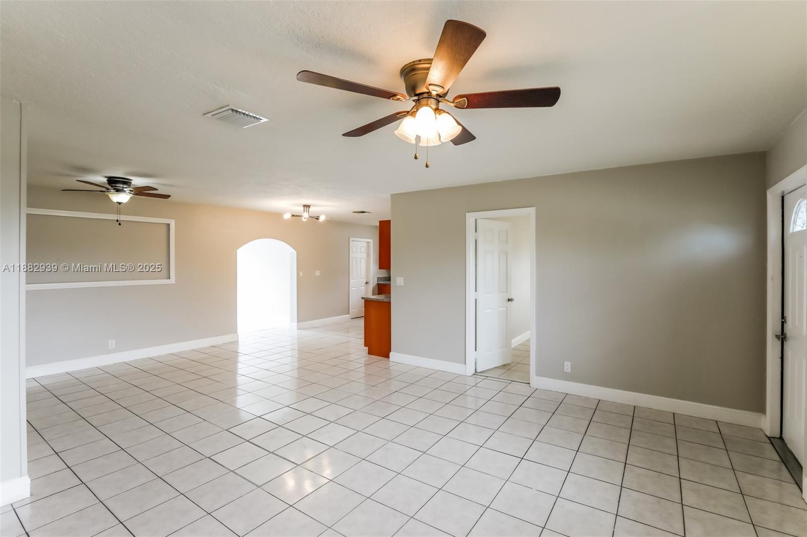 TWIN LAKES HOMES - Residential Lease