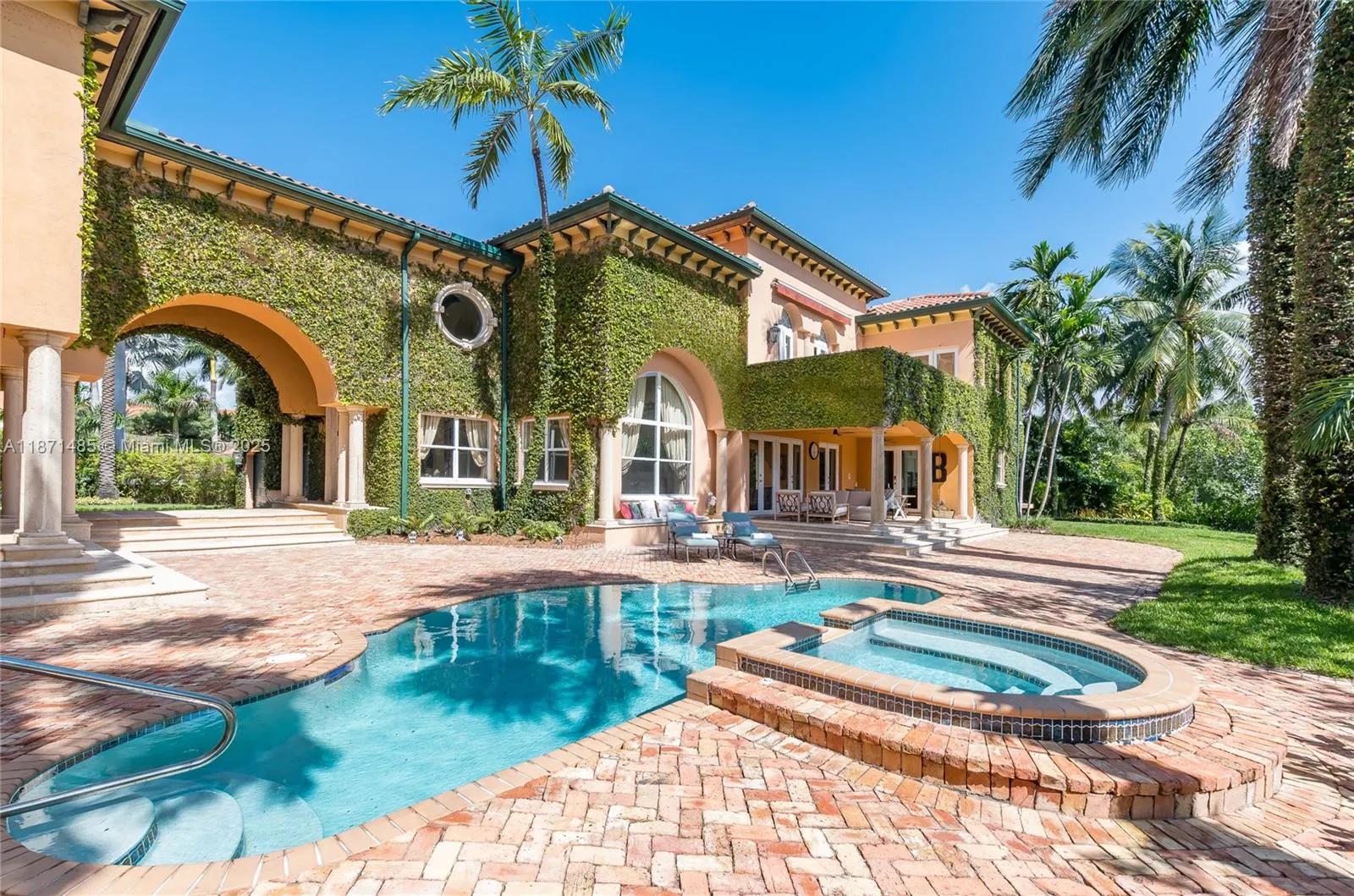 Coral Gables, Florida 33143, United States, 7 Bedrooms Bedrooms, ,7 BathroomsBathrooms,Residential,Active,202631