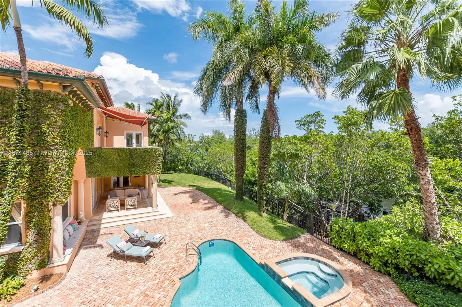 Coral Gables, Florida 33143, United States, 7 Bedrooms Bedrooms, ,7 BathroomsBathrooms,Residential,Active,202631