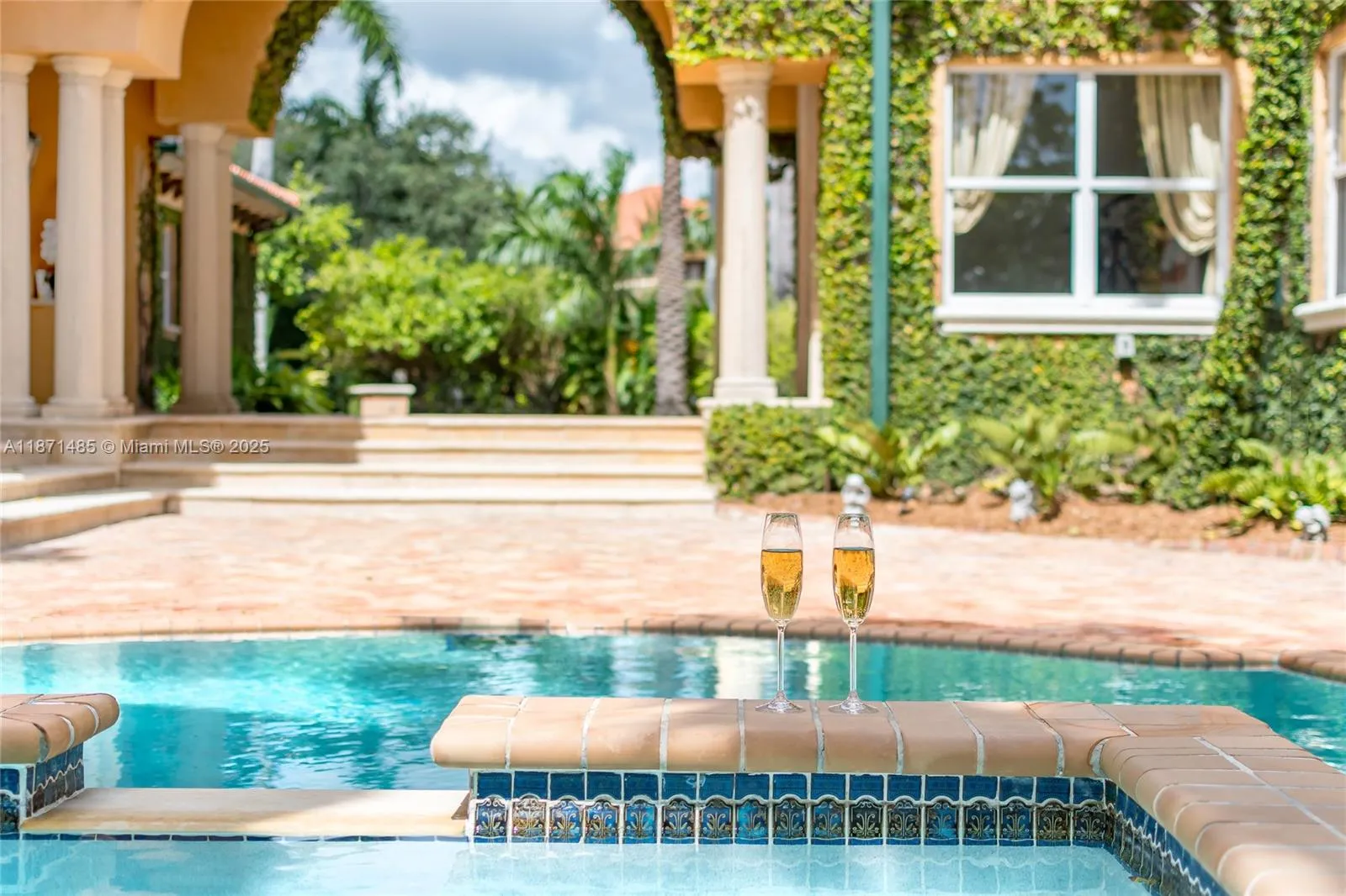 Coral Gables, Florida 33143, United States, 7 Bedrooms Bedrooms, ,7 BathroomsBathrooms,Residential,Active,202631