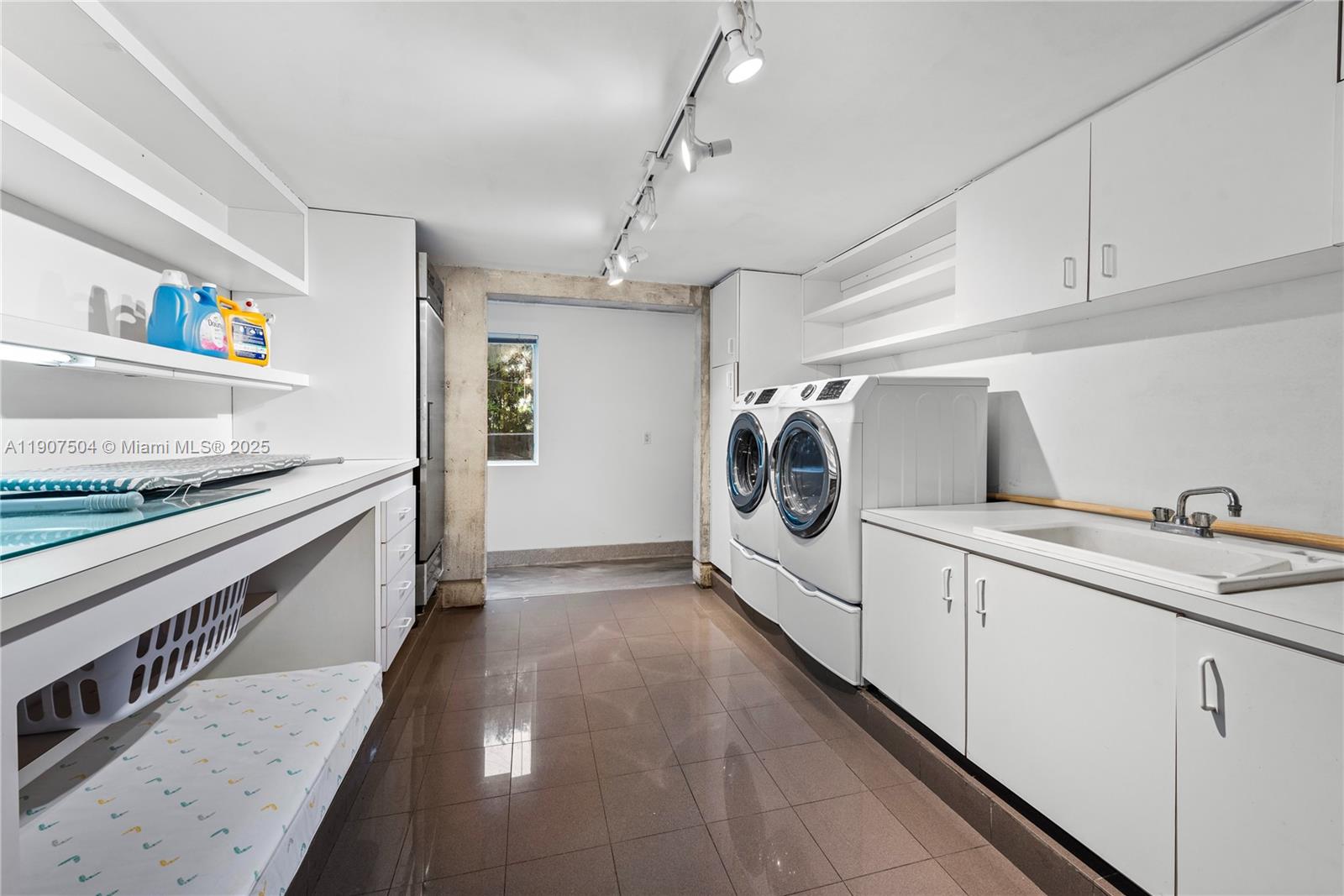 GLENCOE A SUB - Residential Lease