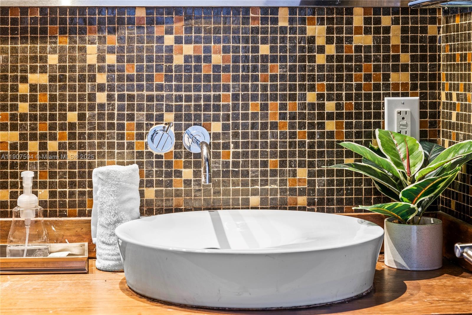 GLENCOE A SUB - Residential Lease