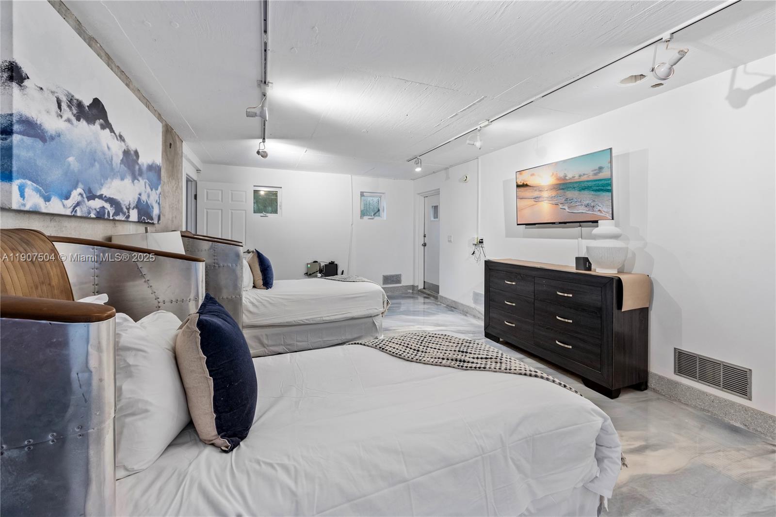 GLENCOE A SUB - Residential Lease