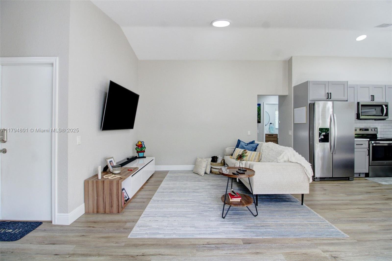 1025 Bamboo Ln 1025