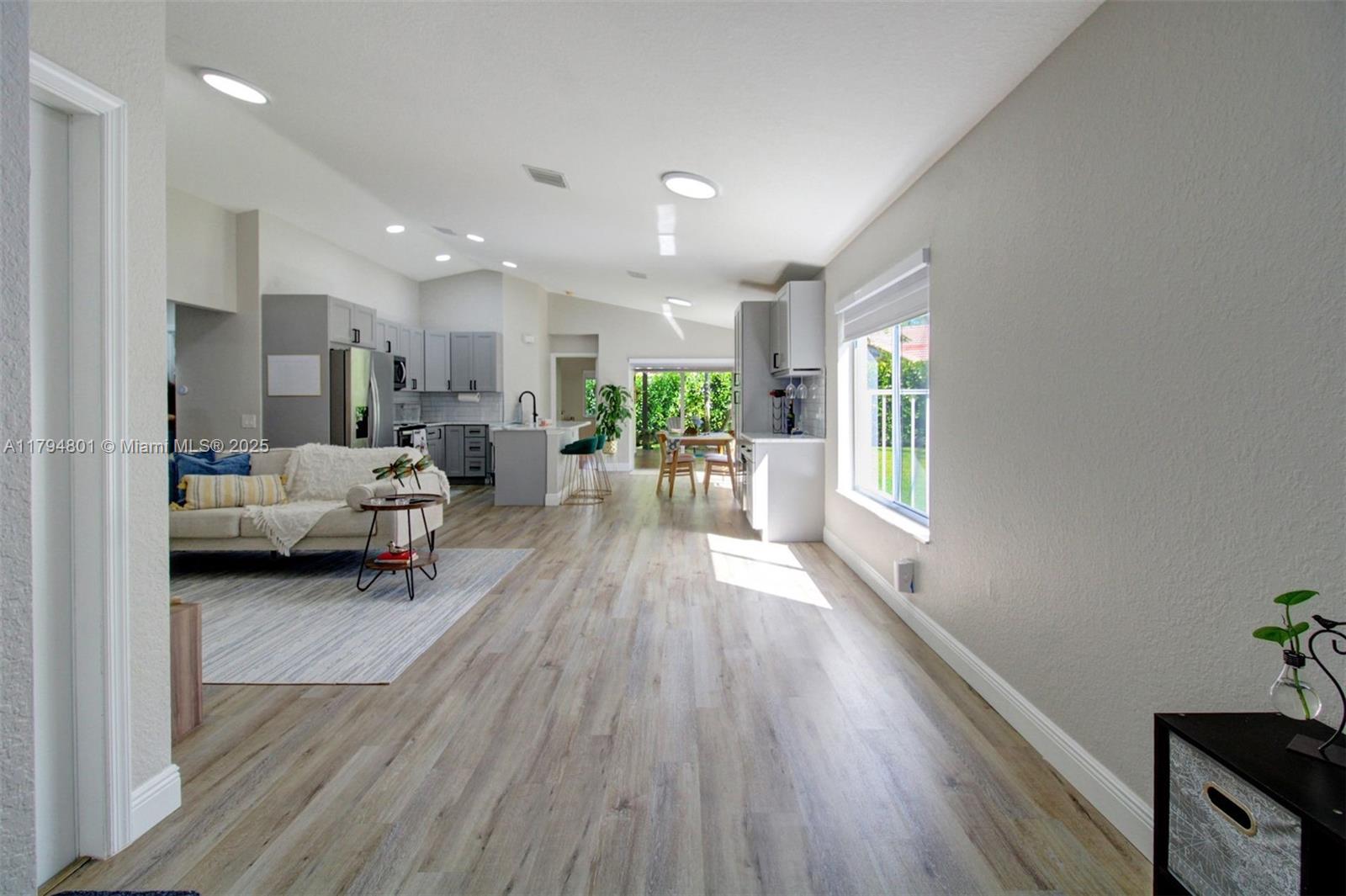 1025 Bamboo Ln 1025