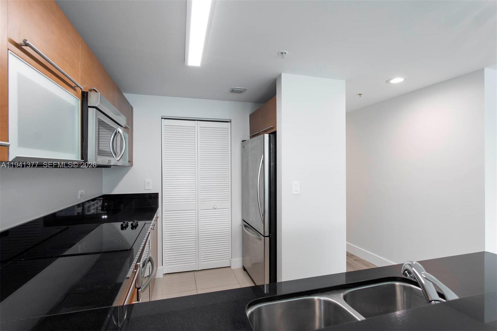 VIZCAYNE NORTH CONDO - Residential