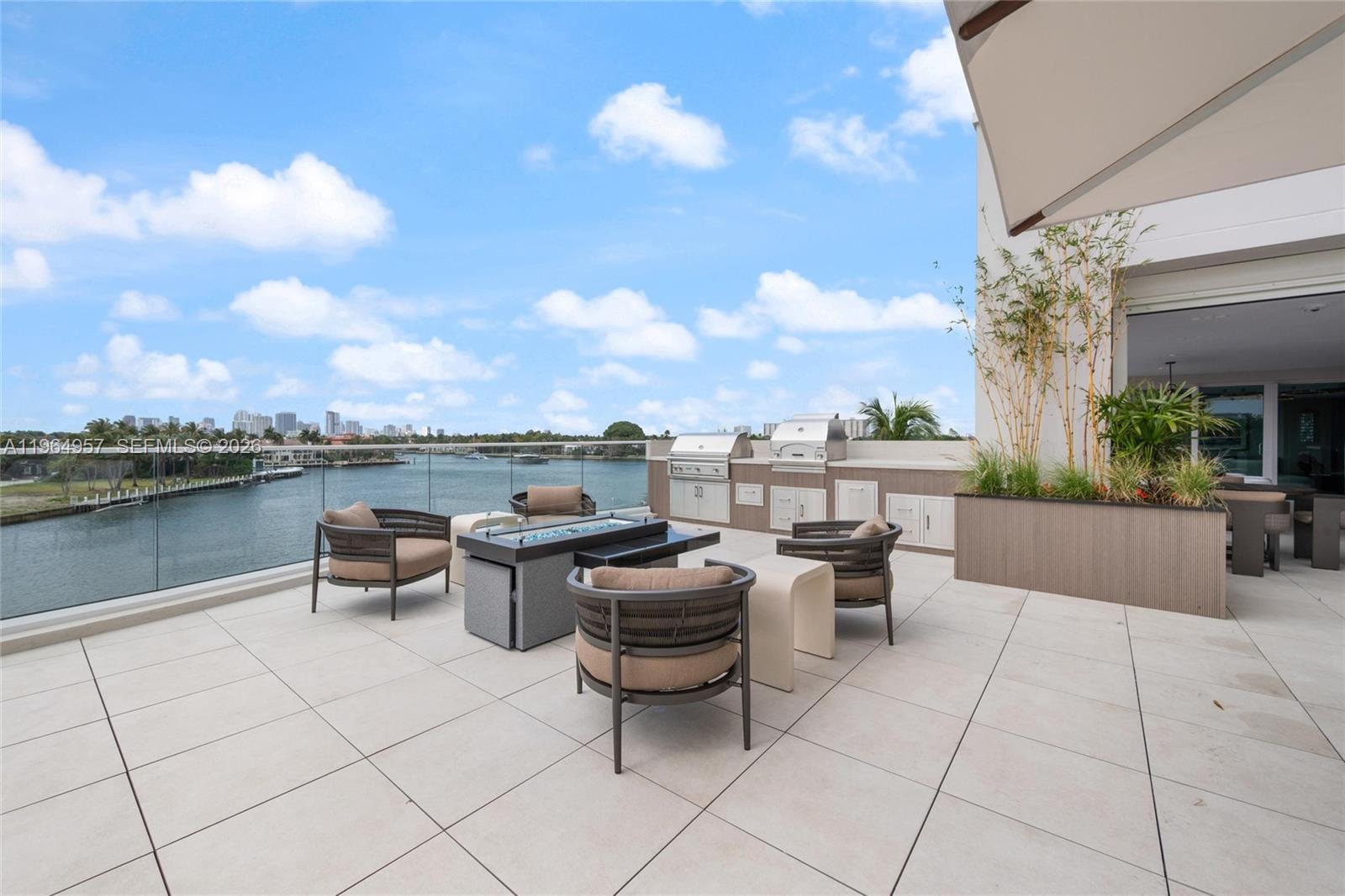 HARBOURAGE PLACE CONDO - Residential