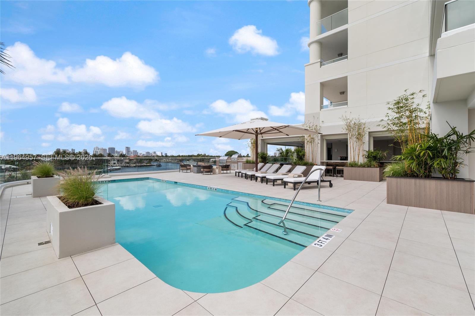 HARBOURAGE PLACE CONDO - Residential