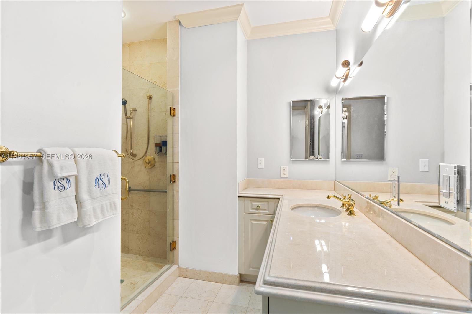 HARBOURAGE PLACE CONDO - Residential