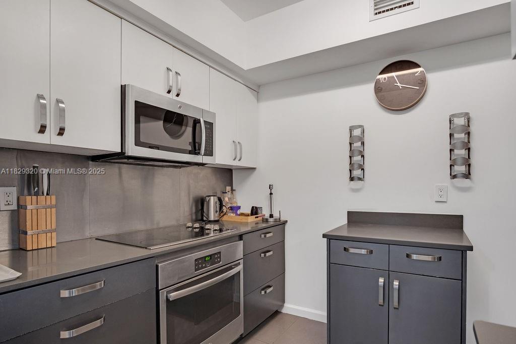 747 Michigan Ave 201