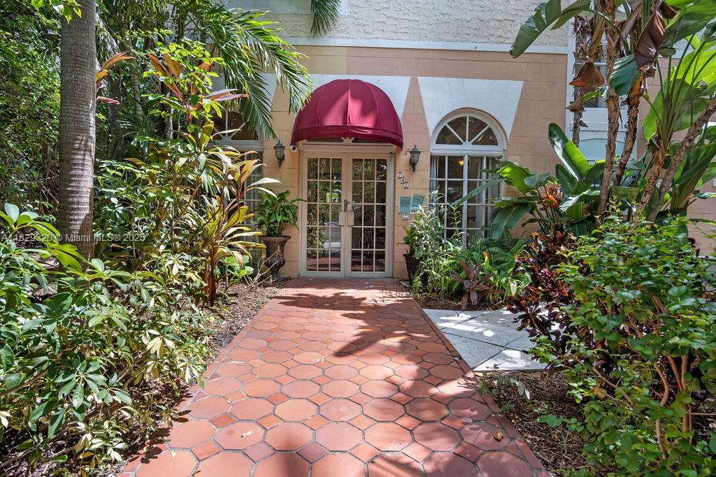 Venetian Villas - Residential