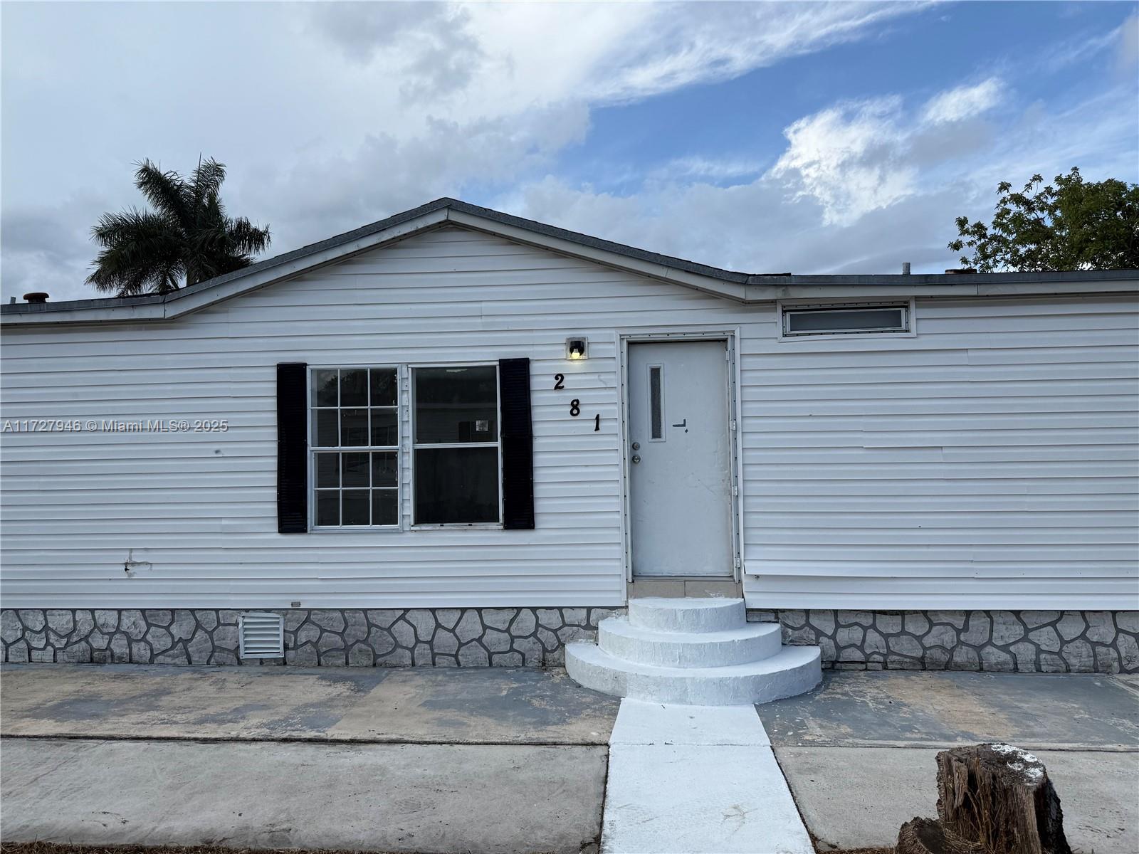 Rental Property at 19800 Sw 180th Ave 281, Miami, Broward County, Florida - Bedrooms: 3 
Bathrooms: 2  - $2,450 MO.
