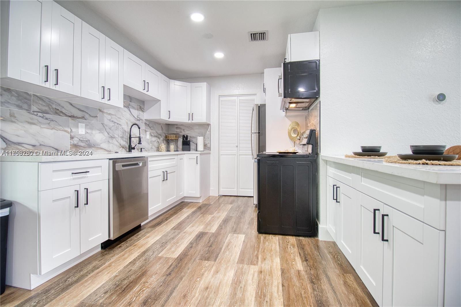 FLORAL HEIGHTS 1ST ADD - Residential