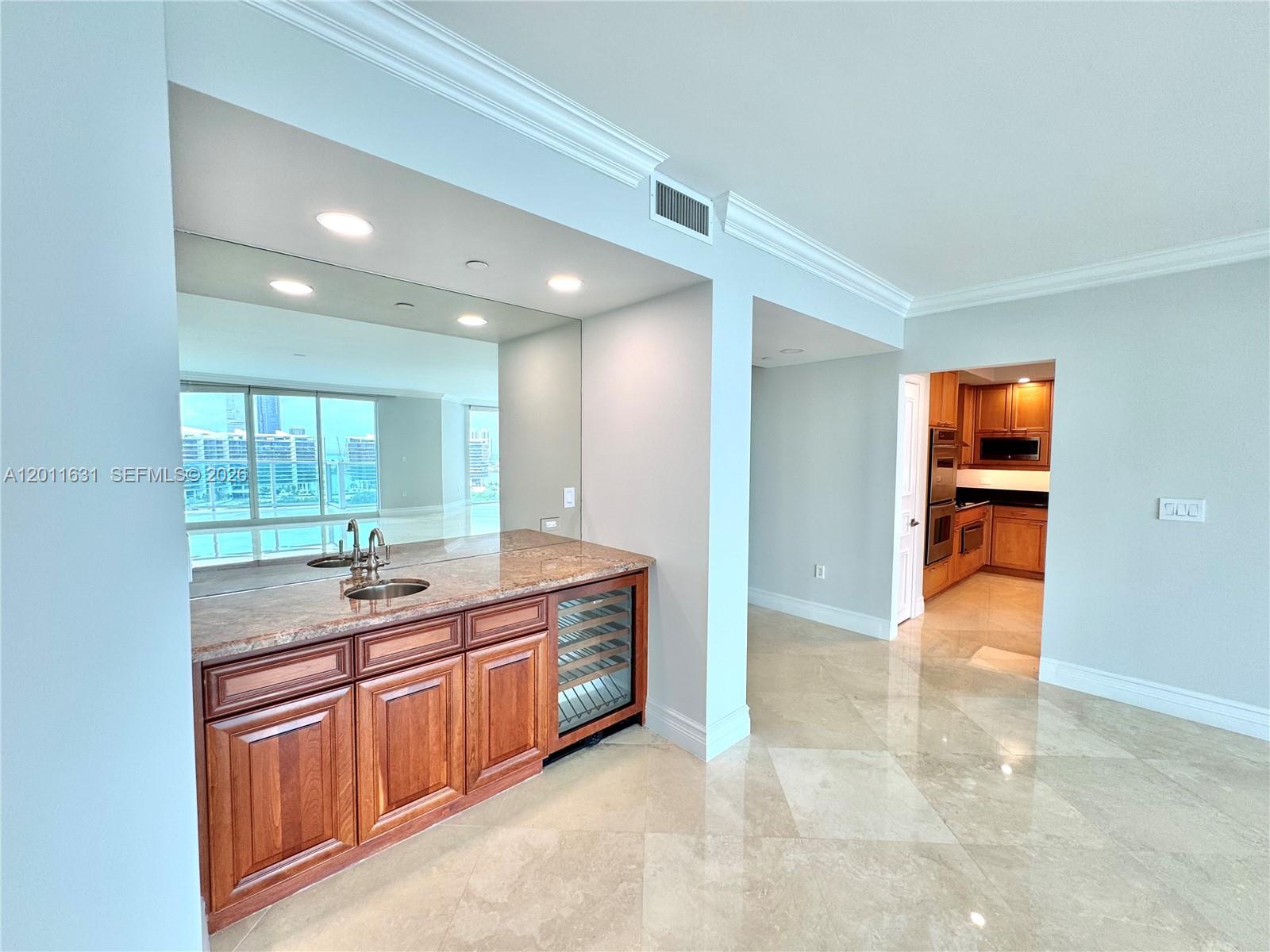 3201 NE 183rd St 1805