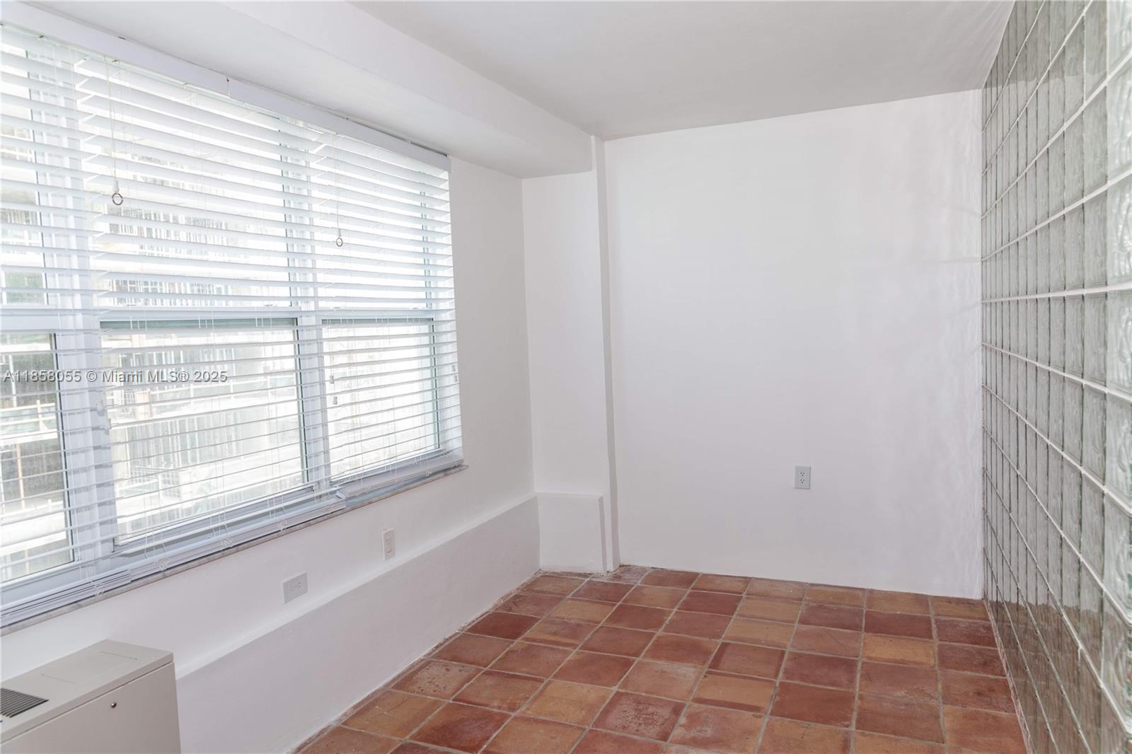 1250 West Ave 8R