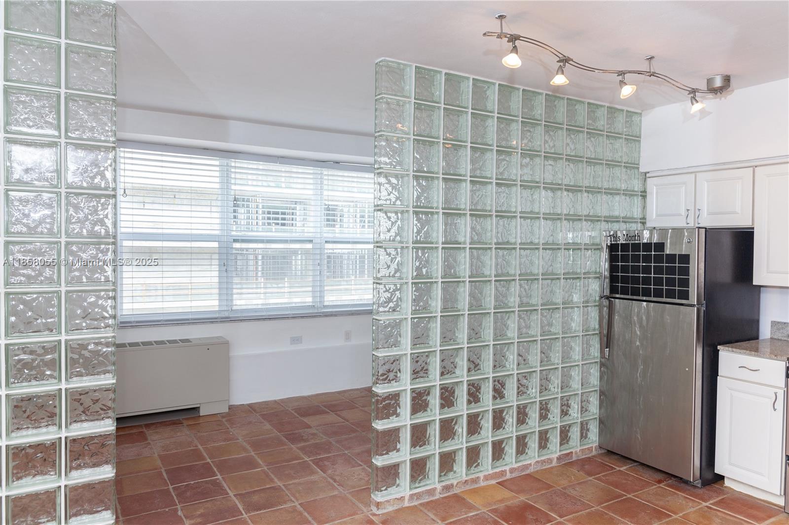 1250 West Ave 8R
