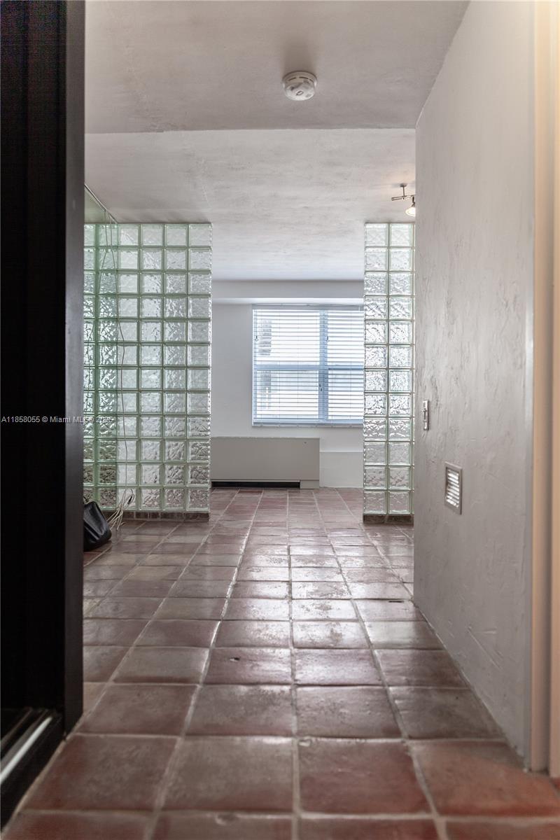 1250 West Ave 8R