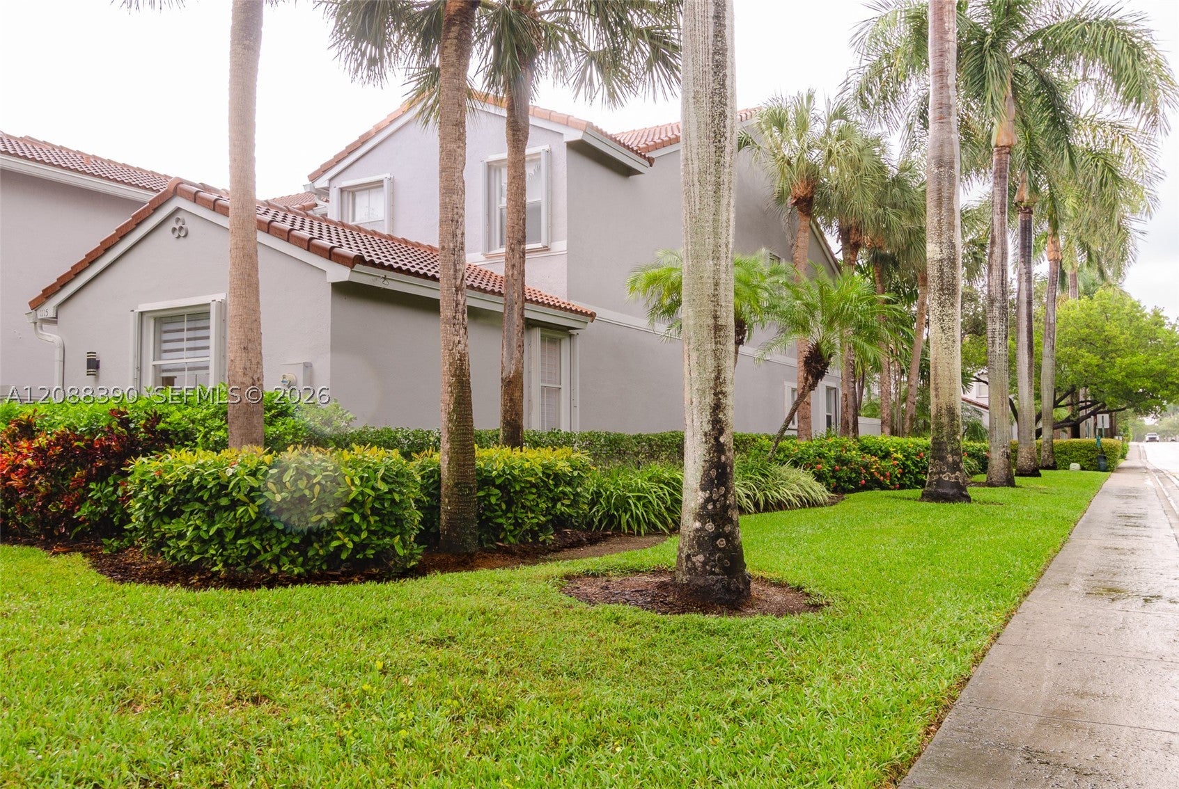 1115 Cherrypalm Ln, Hollywood FL 33019