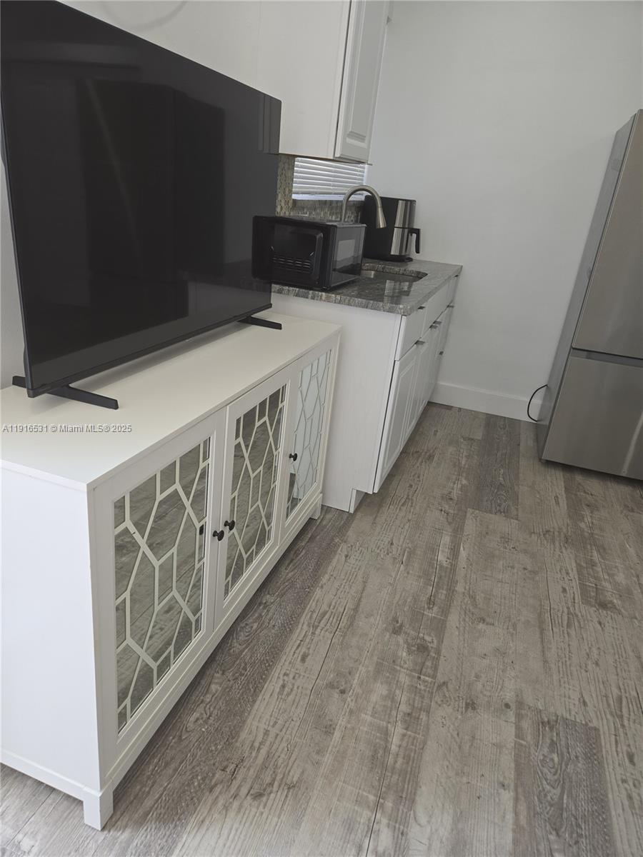 PEMBROKE LAKES SEC 2 - Residential Lease