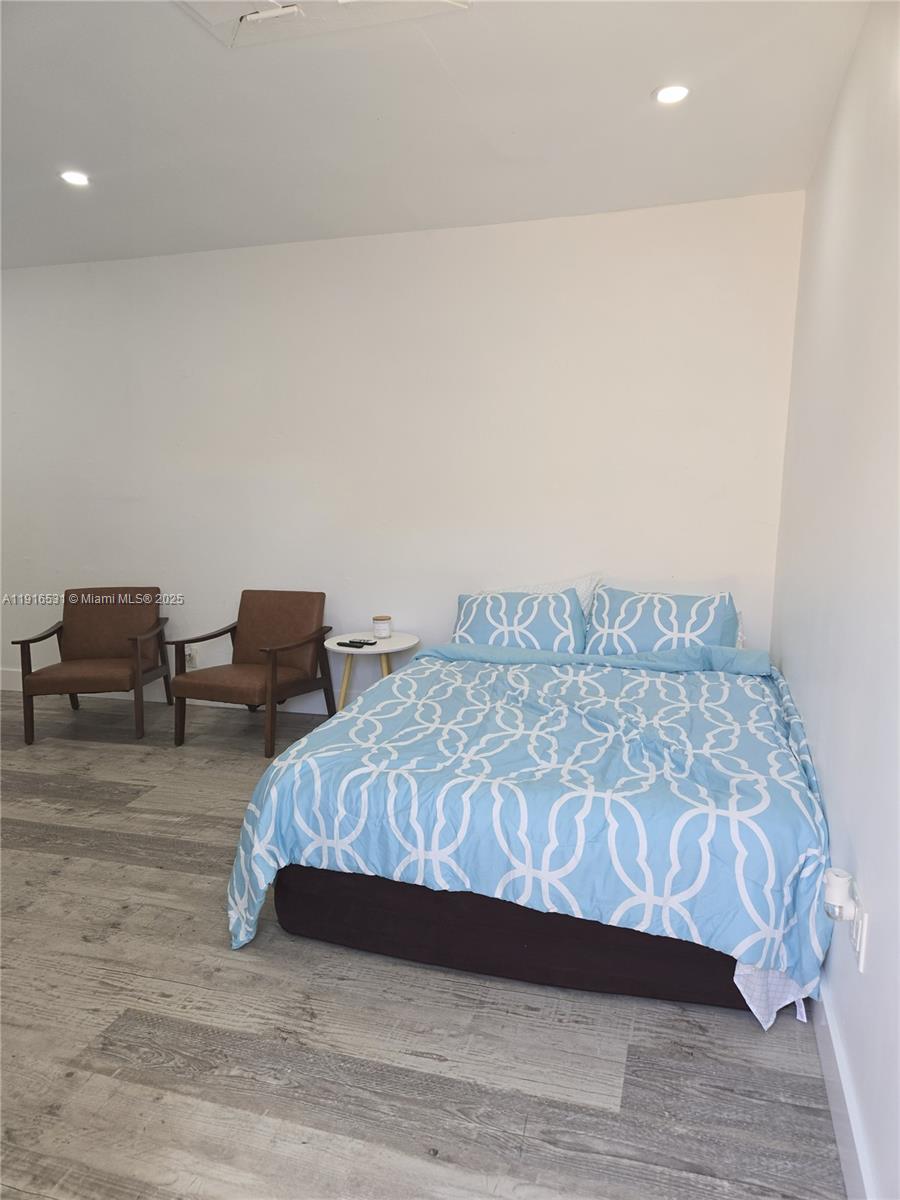 PEMBROKE LAKES SEC 2 - Residential Lease