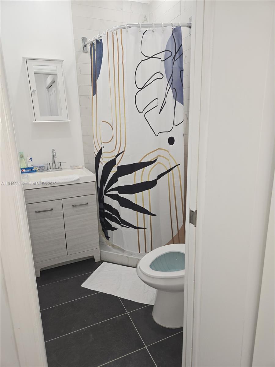 PEMBROKE LAKES SEC 2 - Residential Lease