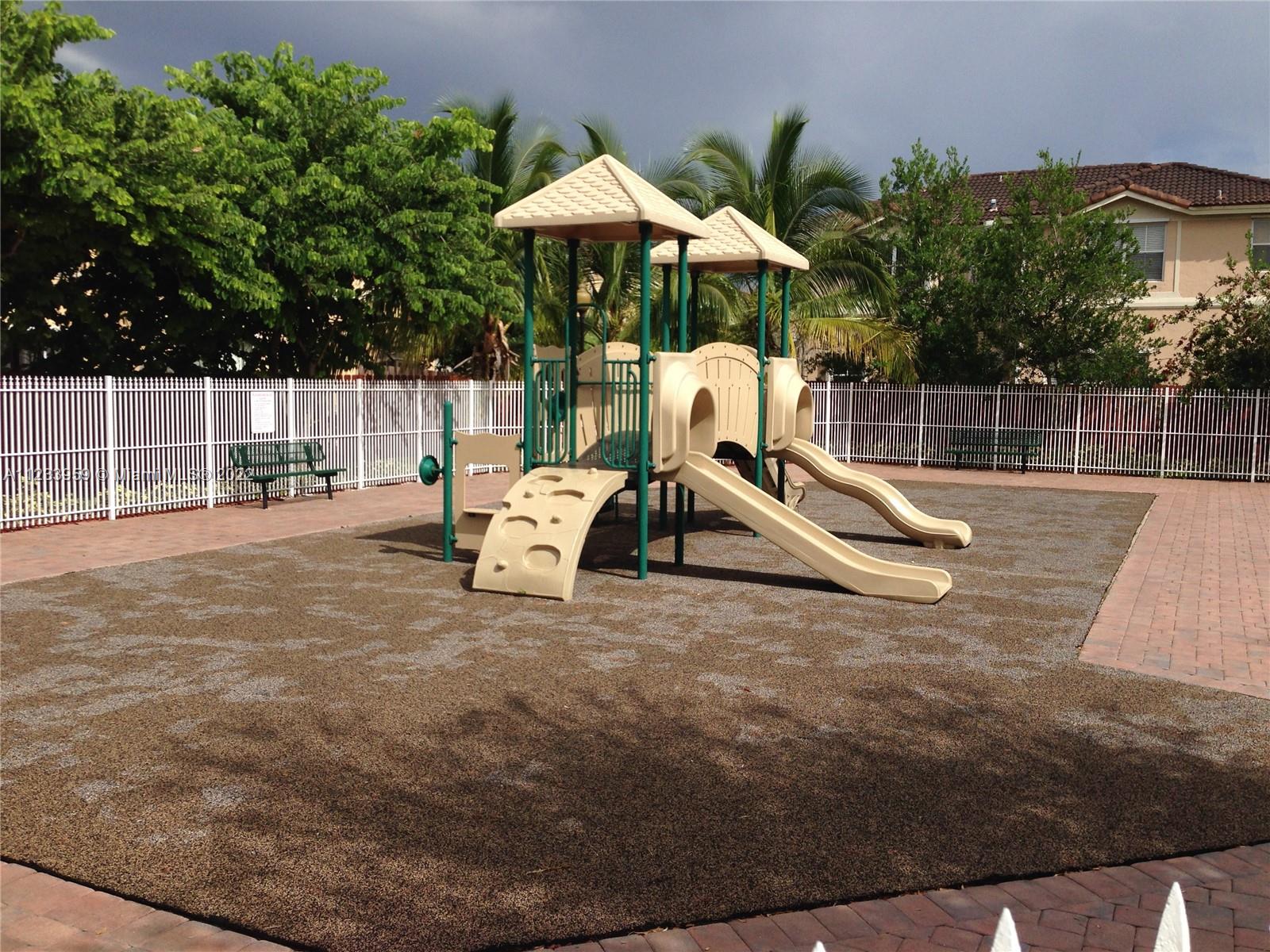 KENDALL BREEZE - Residential