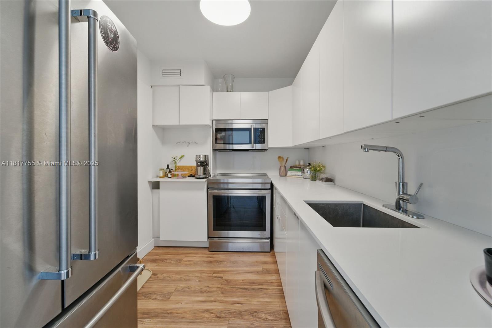 3 Island Ave 12J