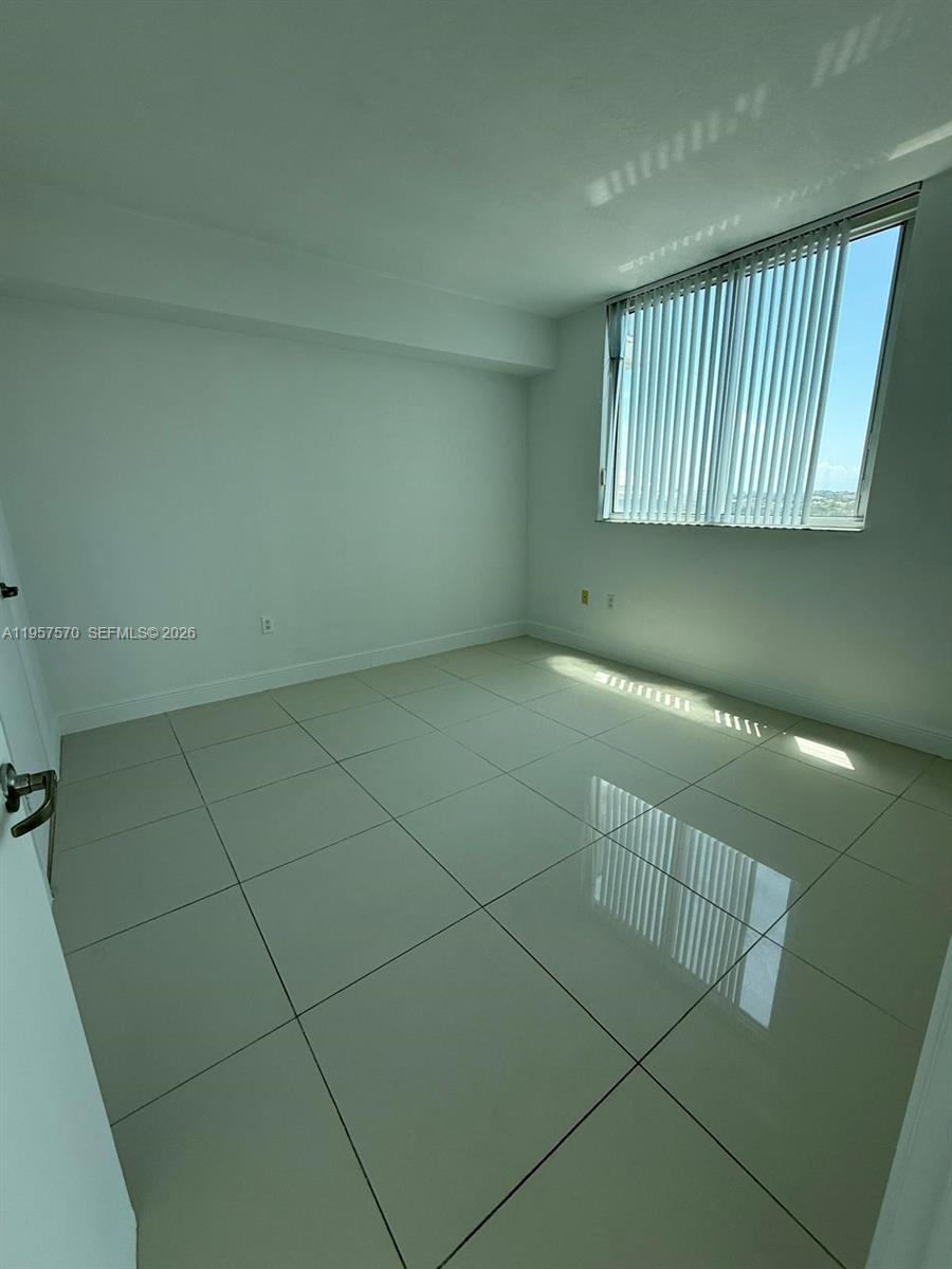 TERRAZAS RIVERPARK VILLAG - Residential