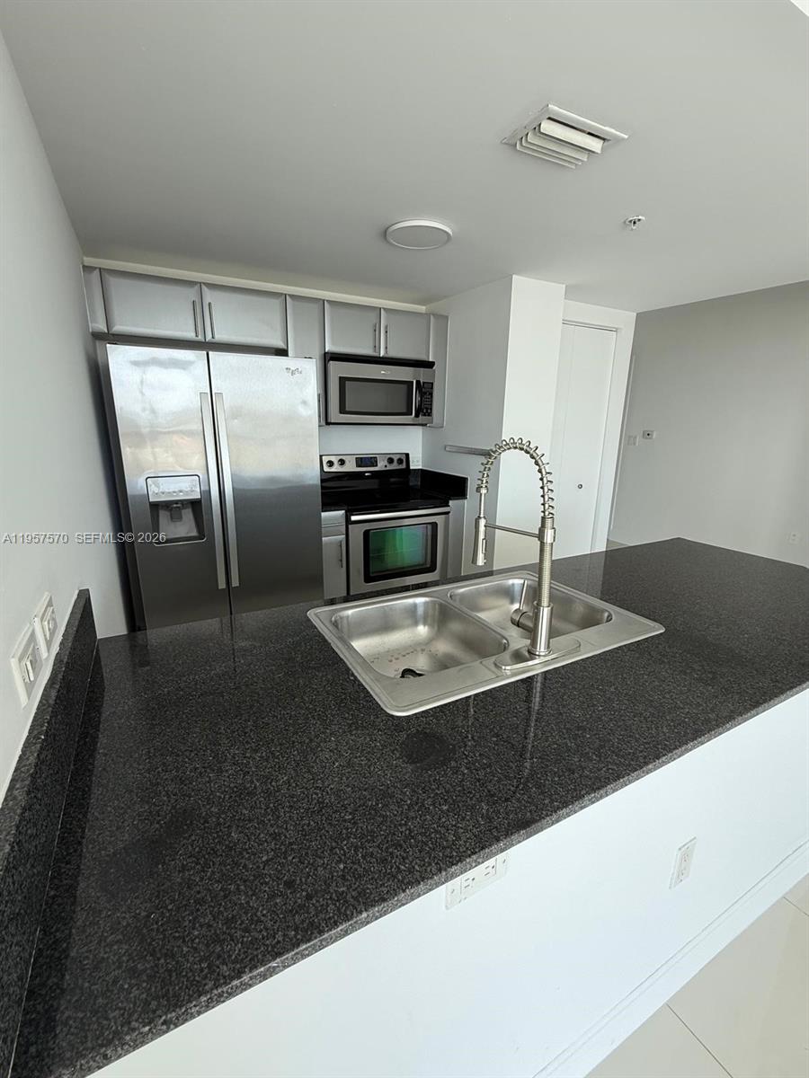 TERRAZAS RIVERPARK VILLAG - Residential