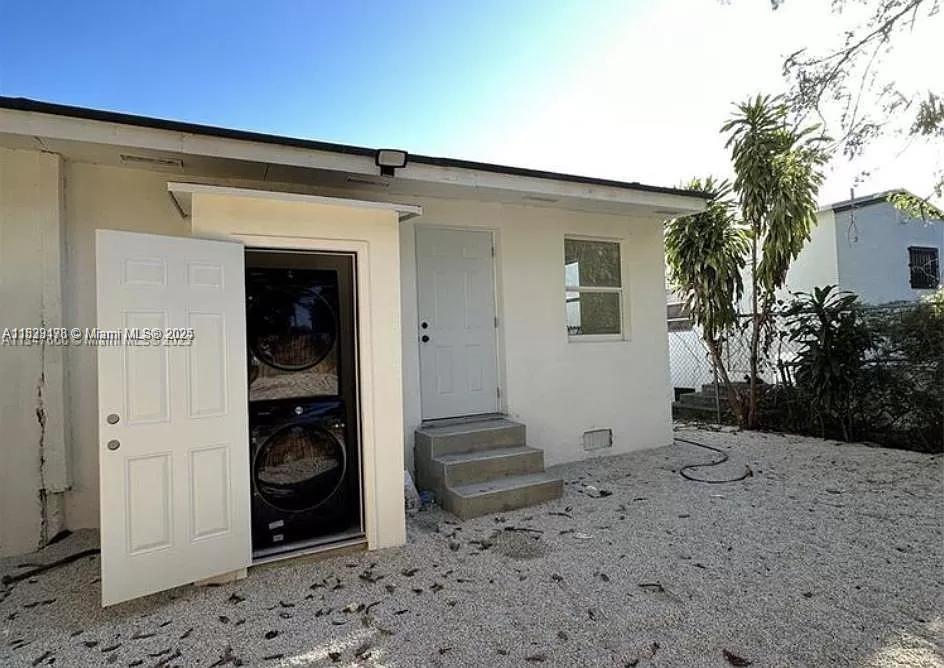 101 NW 68th Ter