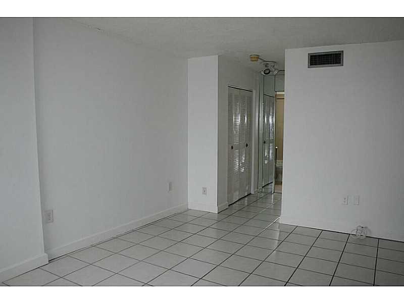 EL SOL CONDO - Residential Lease