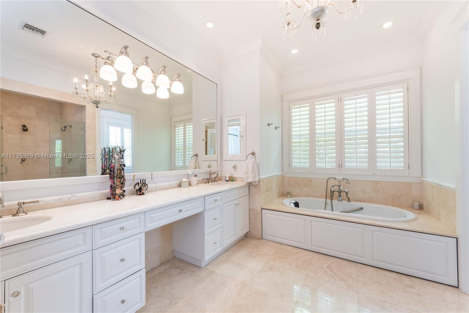 TROPICAL ISLE HOMES SUB 4 - Residential