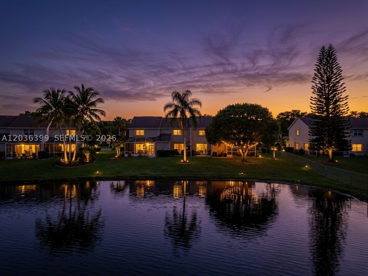 8902 Palm Tree Ln 8902
