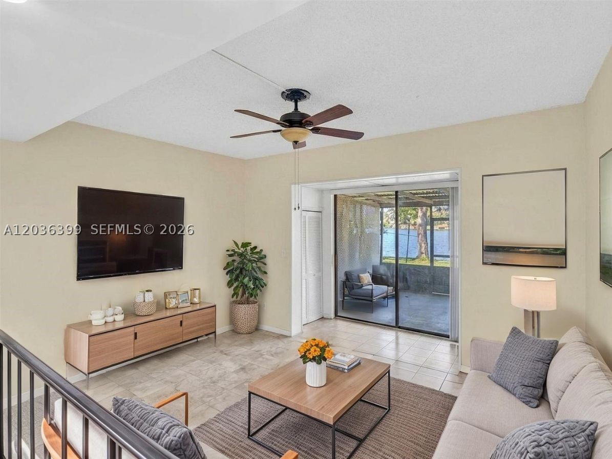 8902 Palm Tree Ln 8902