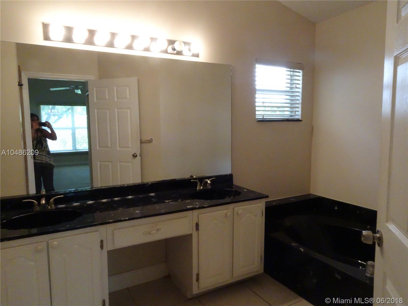 BRIDGEWATER AT PLANTATION - Residential Lease