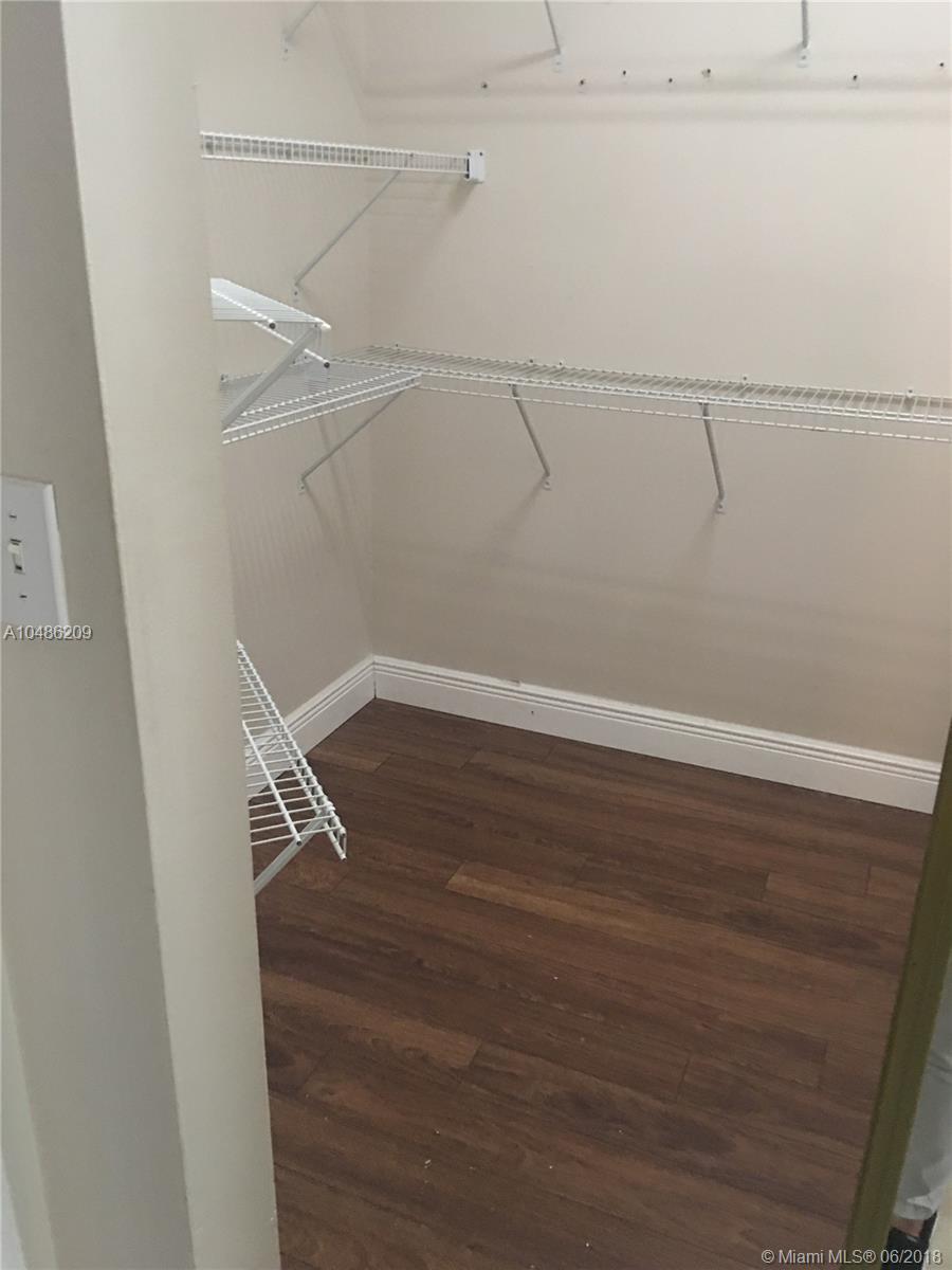 BRIDGEWATER AT PLANTATION - Residential Lease