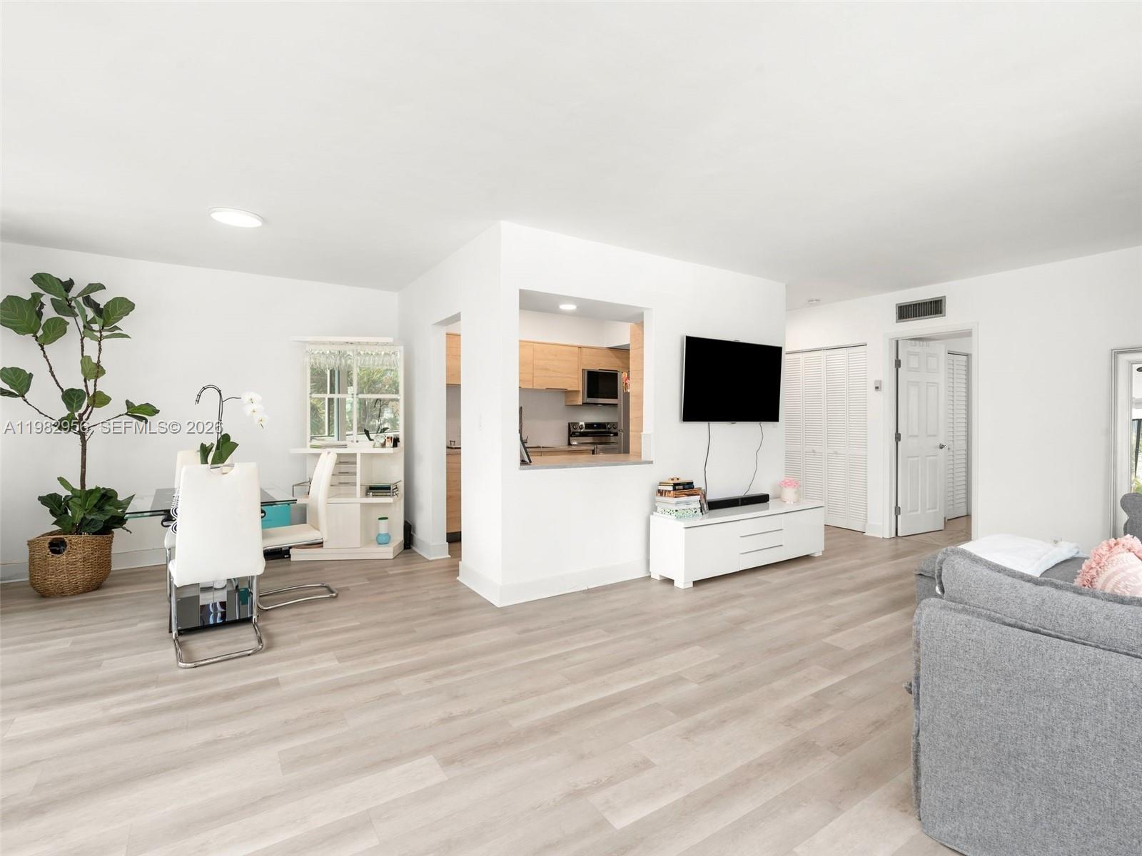 10210 LANAI CONDO - Residential