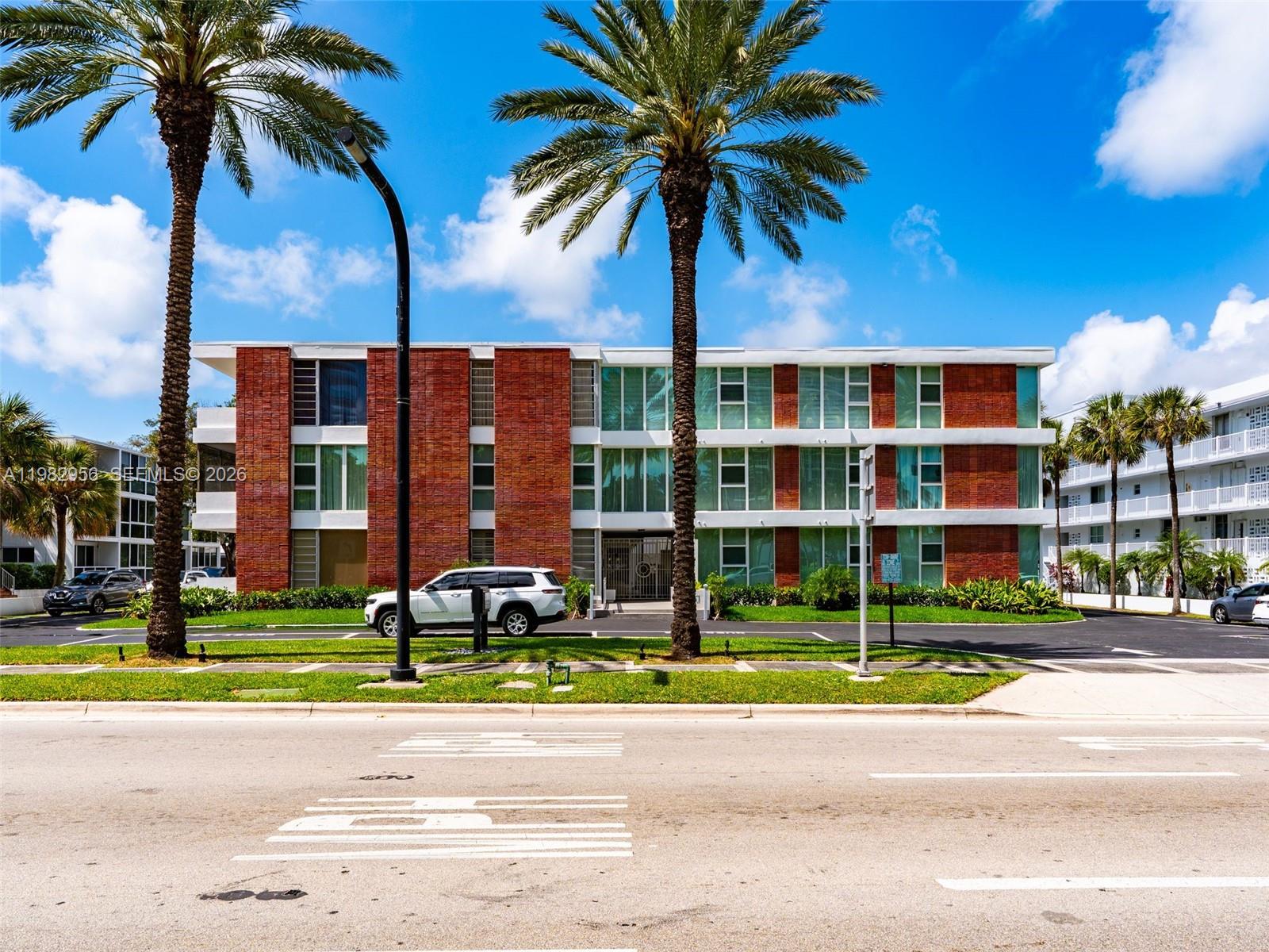 10210 LANAI CONDO - Residential