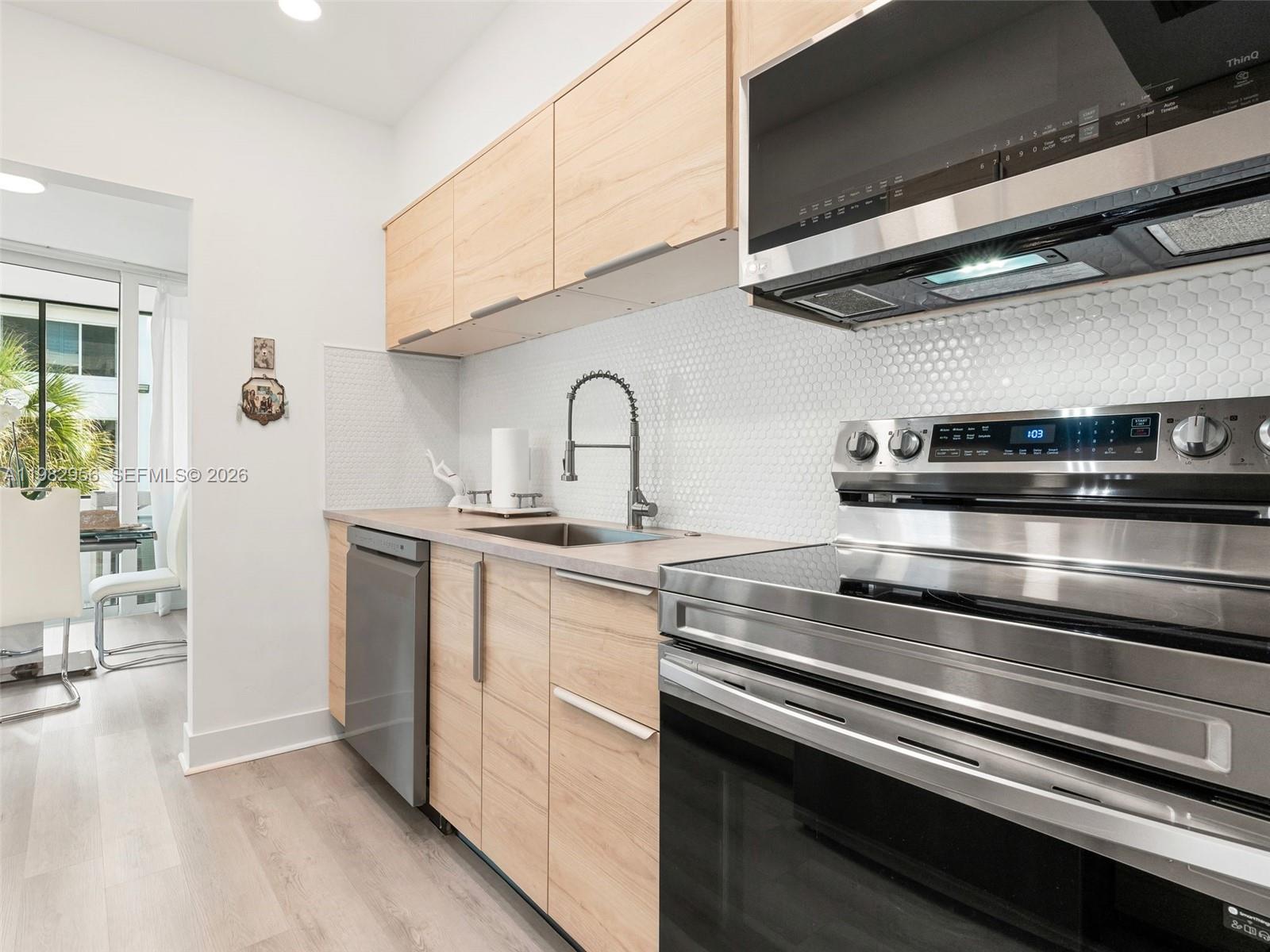 10210 LANAI CONDO - Residential