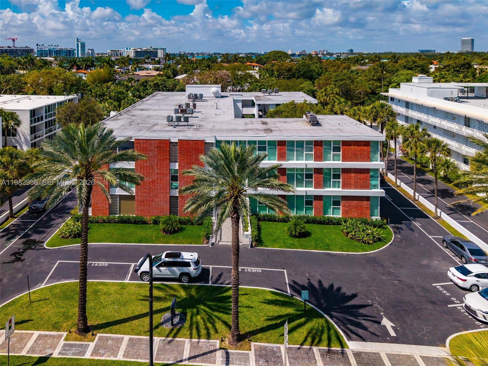 10210 LANAI CONDO - Residential