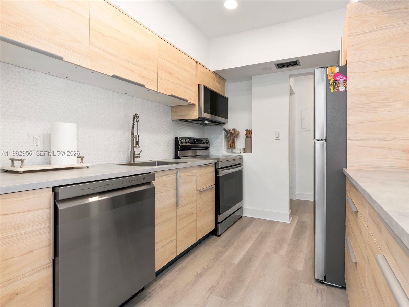 10210 LANAI CONDO - Residential