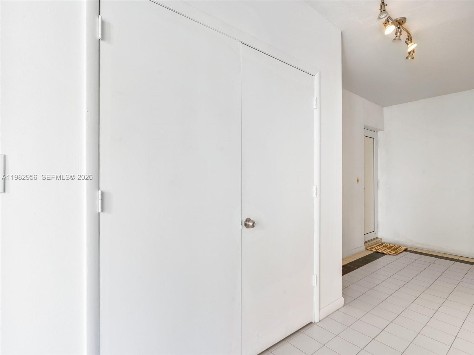 10210 LANAI CONDO - Residential