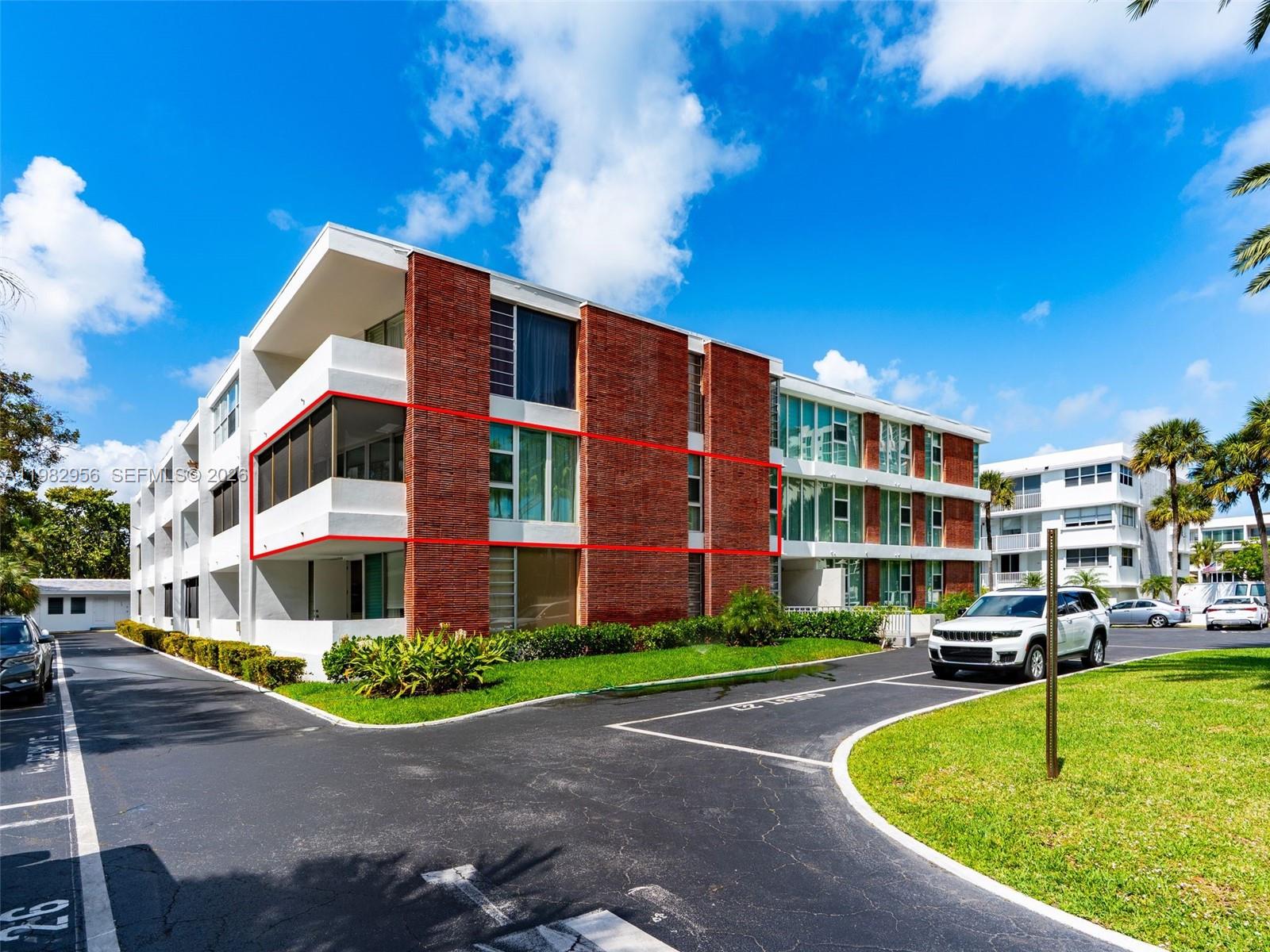 10210 LANAI CONDO - Residential