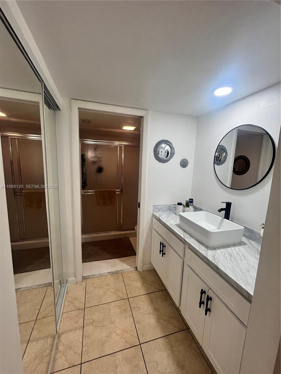 KEYS GATE CONDO NO SEVEN - Residential