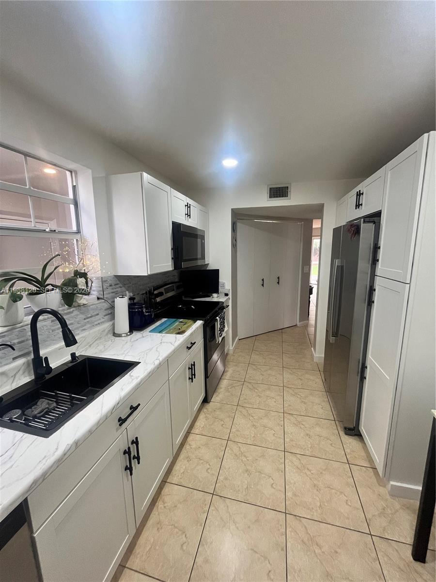 KEYS GATE CONDO NO SEVEN - Residential