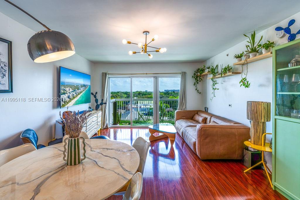 VILLAGGIO IN THE GROVE TO - Residential