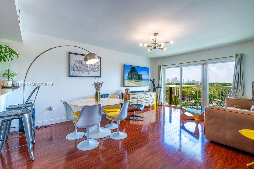 VILLAGGIO IN THE GROVE TO - Residential