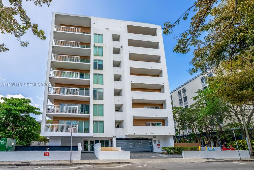 VILLAGGIO IN THE GROVE TO - Residential