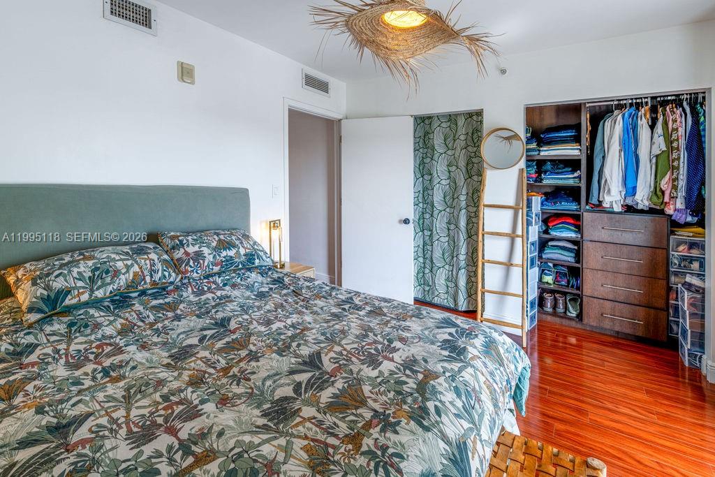 VILLAGGIO IN THE GROVE TO - Residential